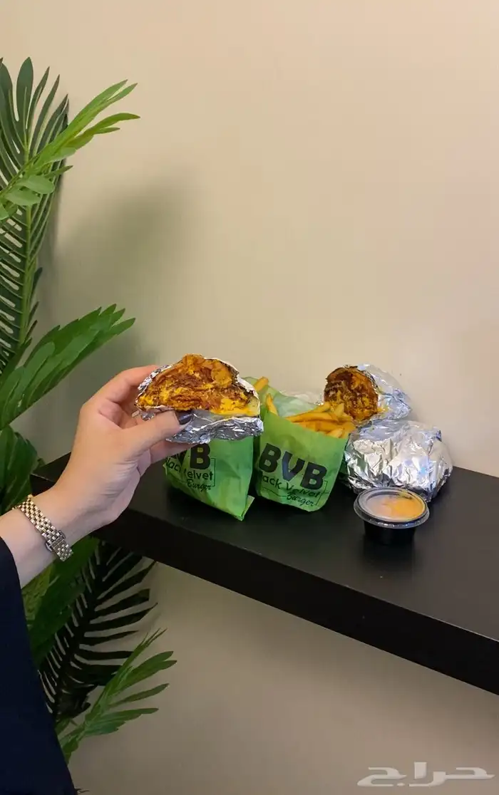 مصورة ugc وادارة حسابات 0