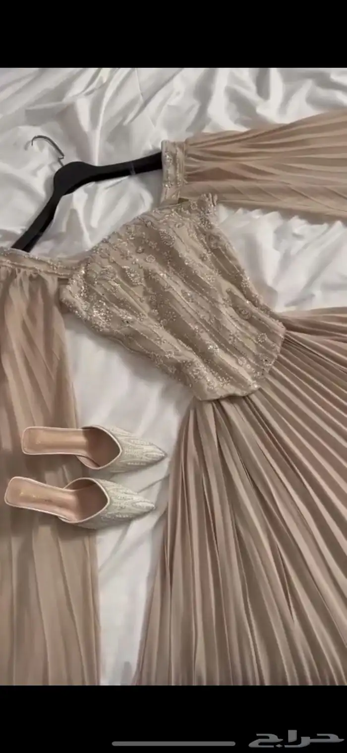 متجر فساتين 18