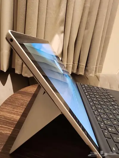 للبيع سيرفس برو 5 i5 الجيل السابع 2