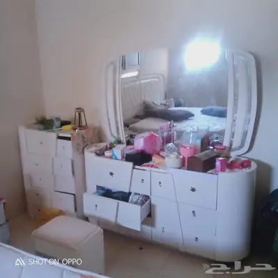 ثلاجة و فرن و اوظة نوم نفرين مع تسريحة و دولاب وجلسة عربية 2
