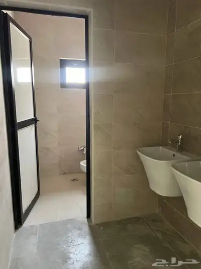 معارض ومكاتب تجارية للإيجار 15