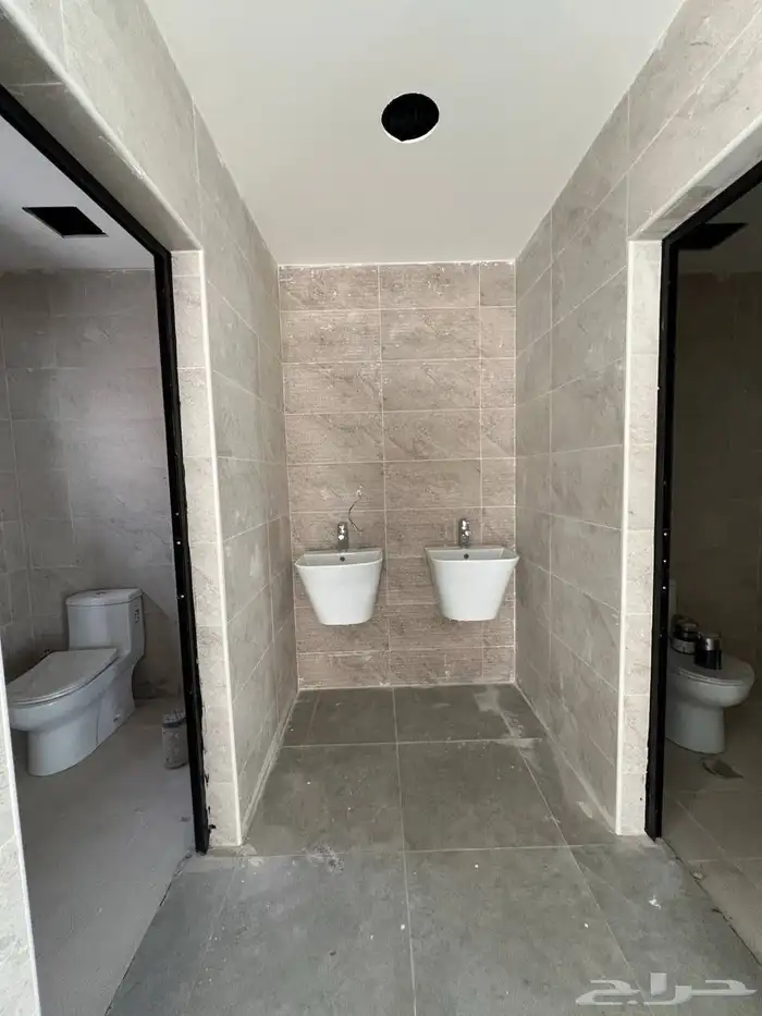 معارض ومكاتب تجارية للإيجار 25