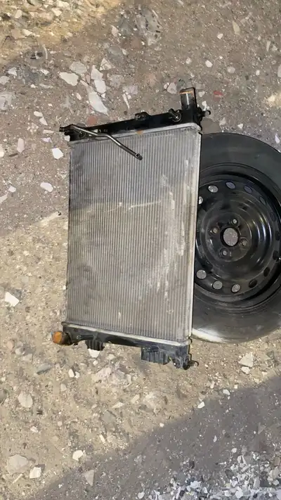 طاسه كفر مع جنط وشمعه اماميه وكشافين 5