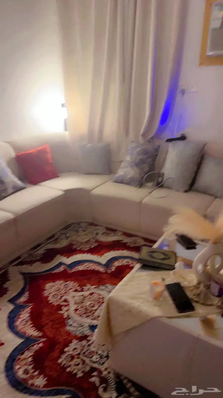 كنب مع طاولته شبه جديد 0