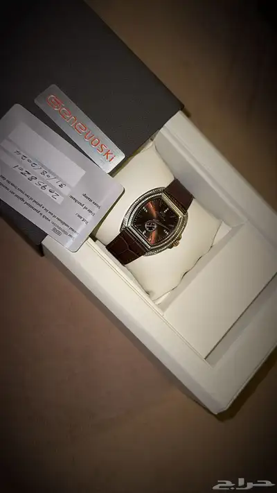 ساعه سويسريه فصوص سوار فسكي عليه ضمان 0