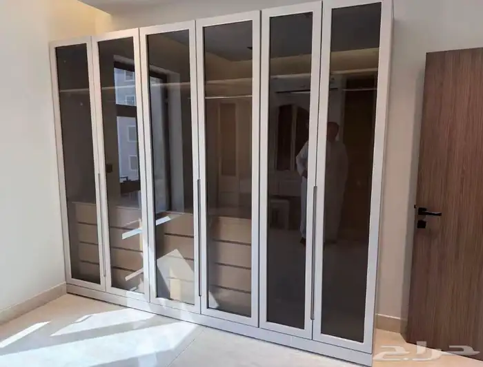 تفصيل غرف نوم وتركيب ديكورات خشبية والتنجيد ودهان الأبواب 16