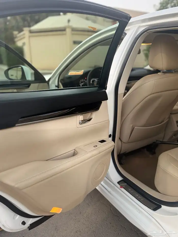 لكسز 2015 ( مباع ) 22