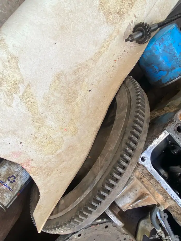 يوجد اسلندر ددسن 85خرط50ويوجد عمود كرنك استندر ويوجد حذاف 3