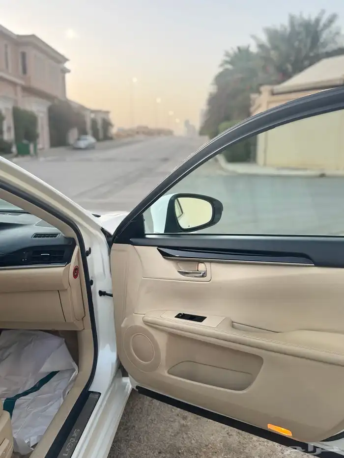 لكسز 2015 ( مباع ) 25