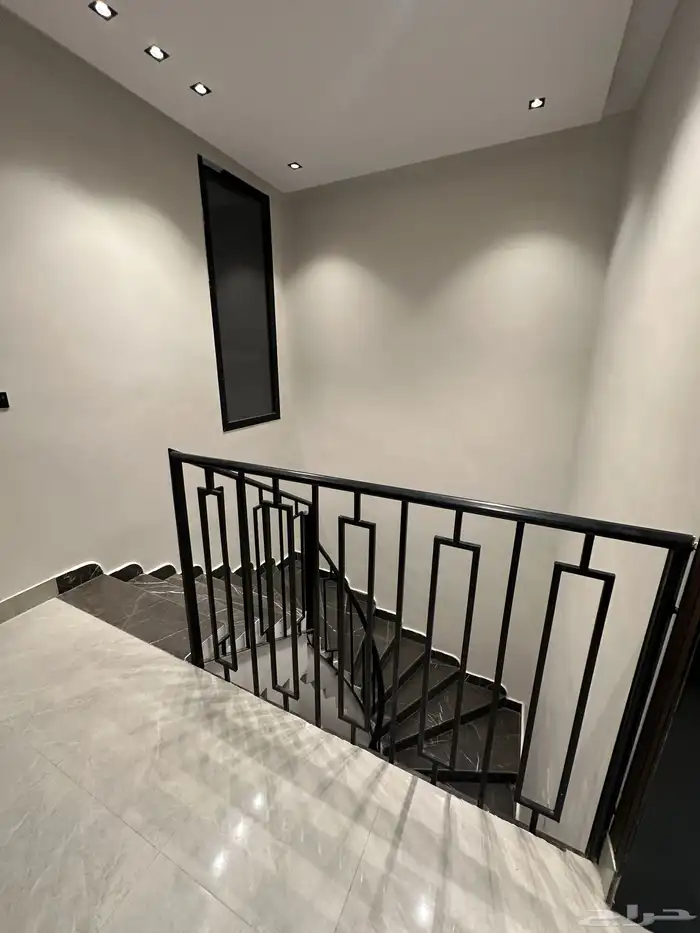 ادوار للبيع بحي الندوة 36