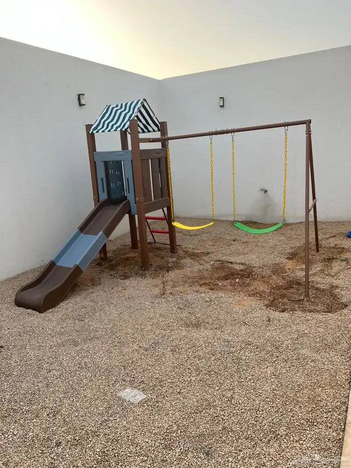 اتوفرت لدينا مجموعه مراجيح وزحاليق للالطفال والكبارحديثه 9