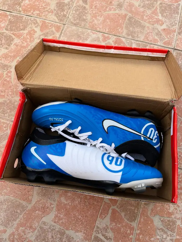 جزمة كورة قدم Nike 0