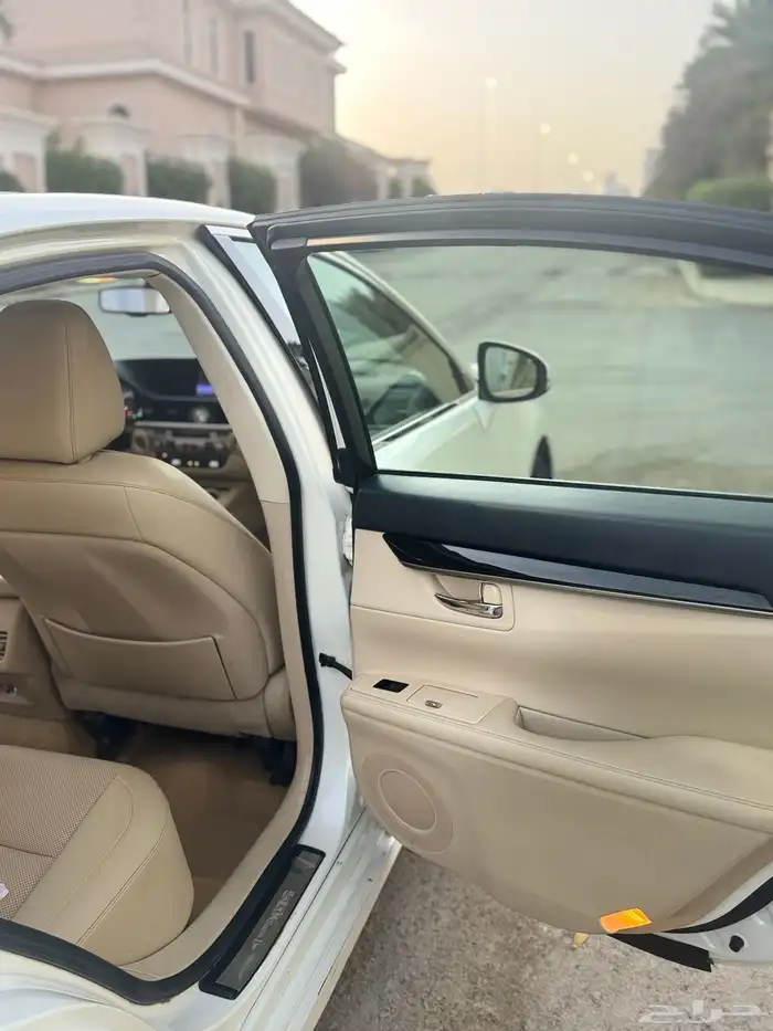 لكسز 2015 ( مباع ) 23