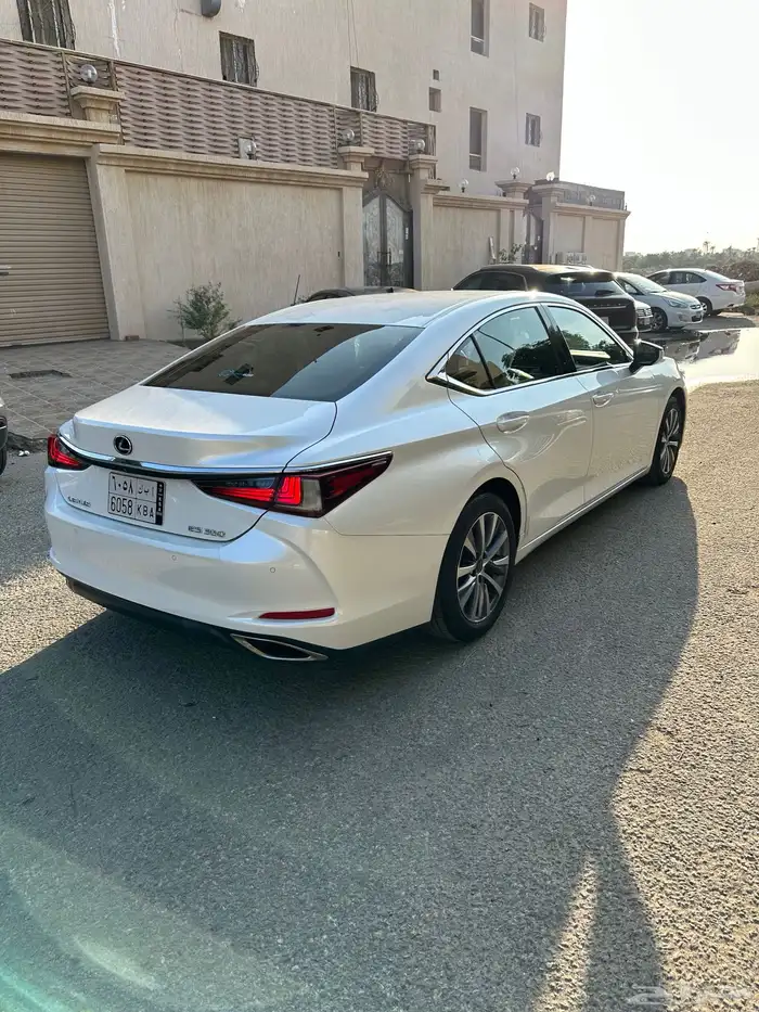لكزس ES350 موديل 2019 ممشى 84 الف 2