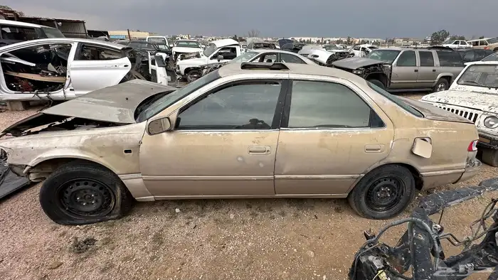 قطع غيار كامري 2000 تشليح 3