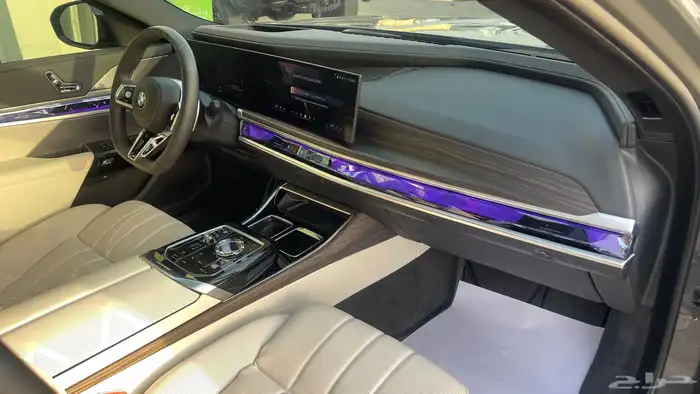 بي ام دبليو الفئة السابعة 760iموديل 2024 في الامارات 18