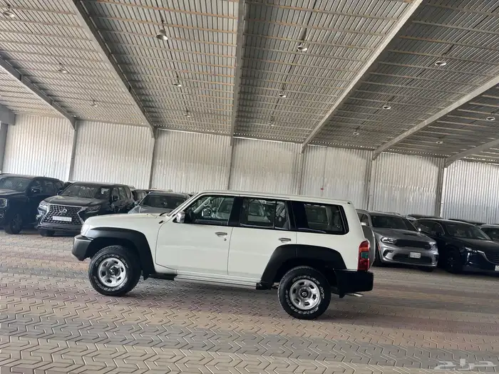 نيسان باترول فتك 4ابواب شبه جديد 2022 سعودي 15