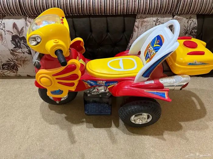 سكوتر وسيارة ودباب 2