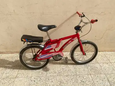 بسكليت رامبو أحمر معدل البيع على اليوم 1