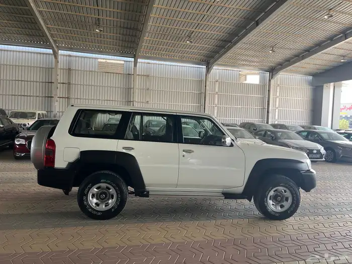 نيسان باترول فتك 4ابواب شبه جديد 2022 سعودي 13