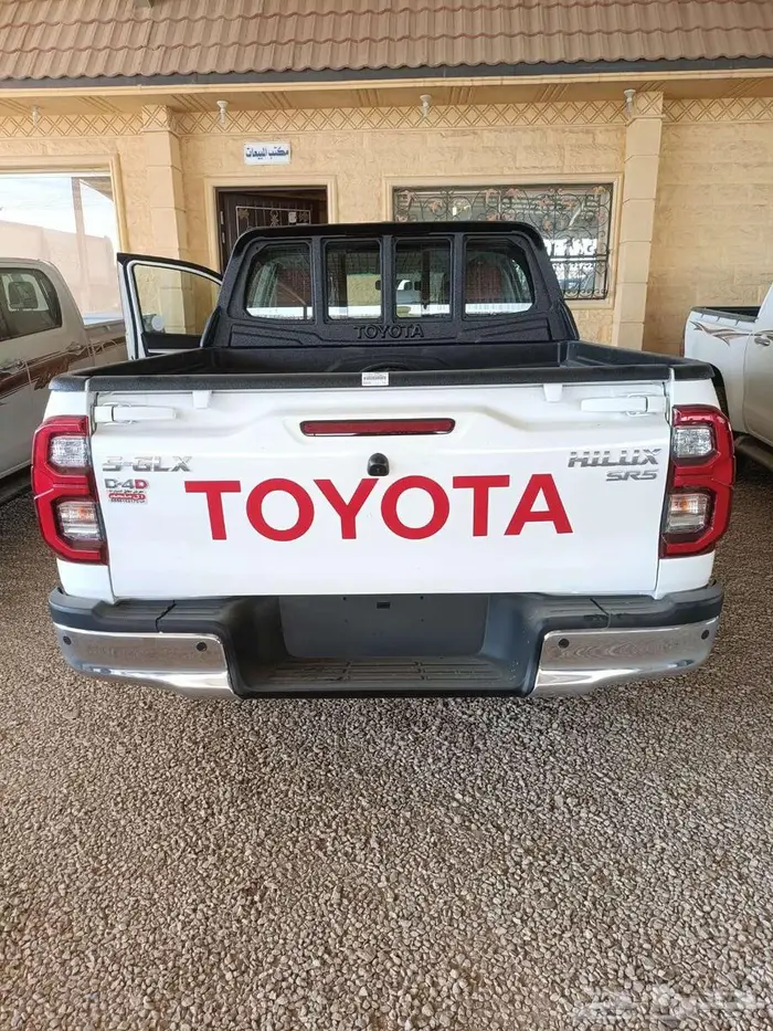 هايلكس دبل غمارتين فل كامل 2.8 ديزل سعودي 2023 2