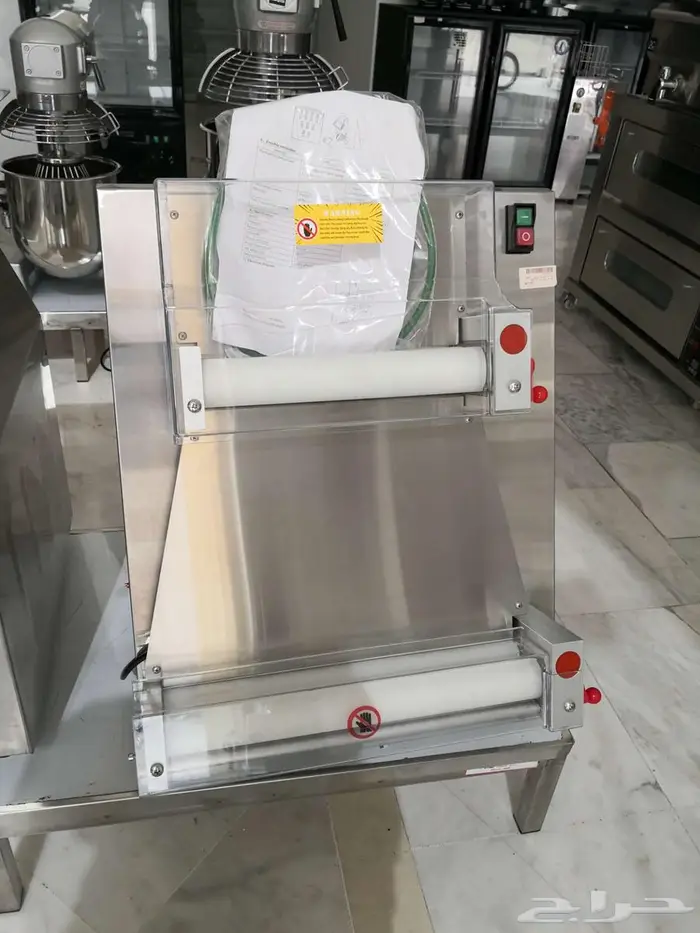 مكينة قهوه ايطاليه 10700 ريال 3