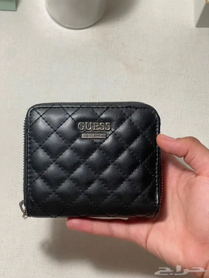 محفظة من ماركة guess أصلية 0