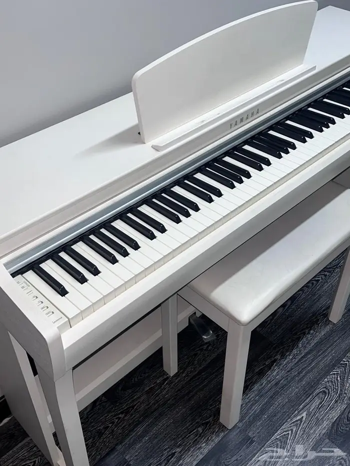 بيانو ياماها CLP725 3