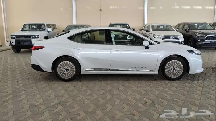 كامري نص فل LE بنزين 2025 7