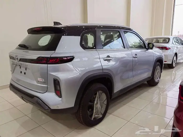 تويوتا اوربان كروزر GLX فل كامل 2025 3