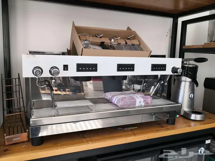 مكينة قهوه ايطاليه 10700 ريال 9
