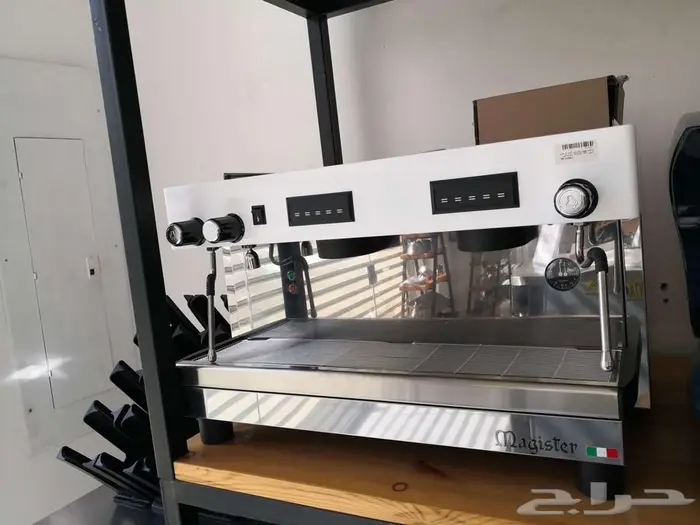 مكينة قهوه ايطاليه 10700 ريال 1