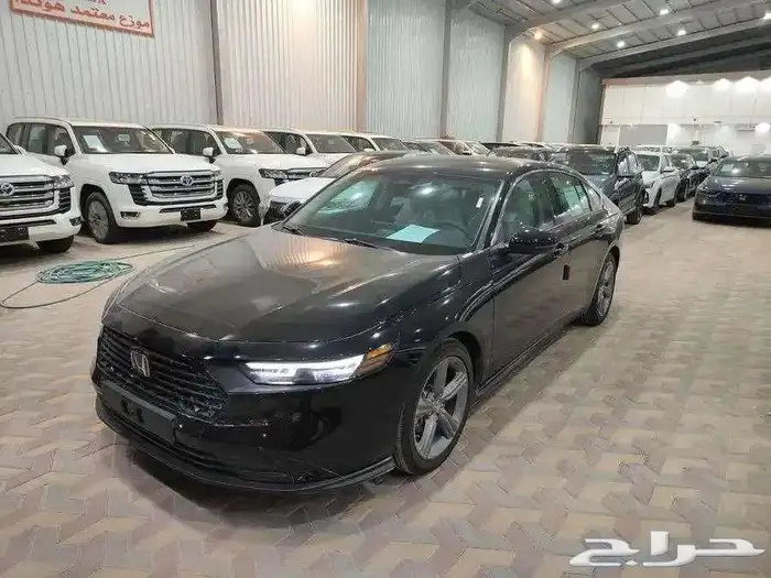هوندا اكورد EX نص فل بنزين 2025 سعودي 5