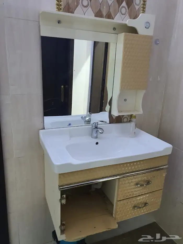 أدوات صحيه مغاسل وجاكوزي وغسالة اوتوماتيك 11 طن 4