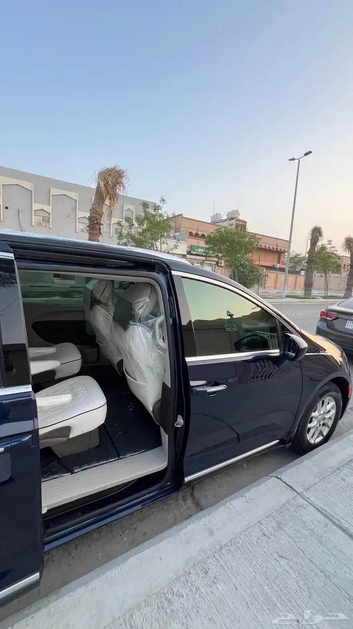 فان عائلي نظيف كرايسلر باسيفيكا 2020Chrysler Pacifica 7
