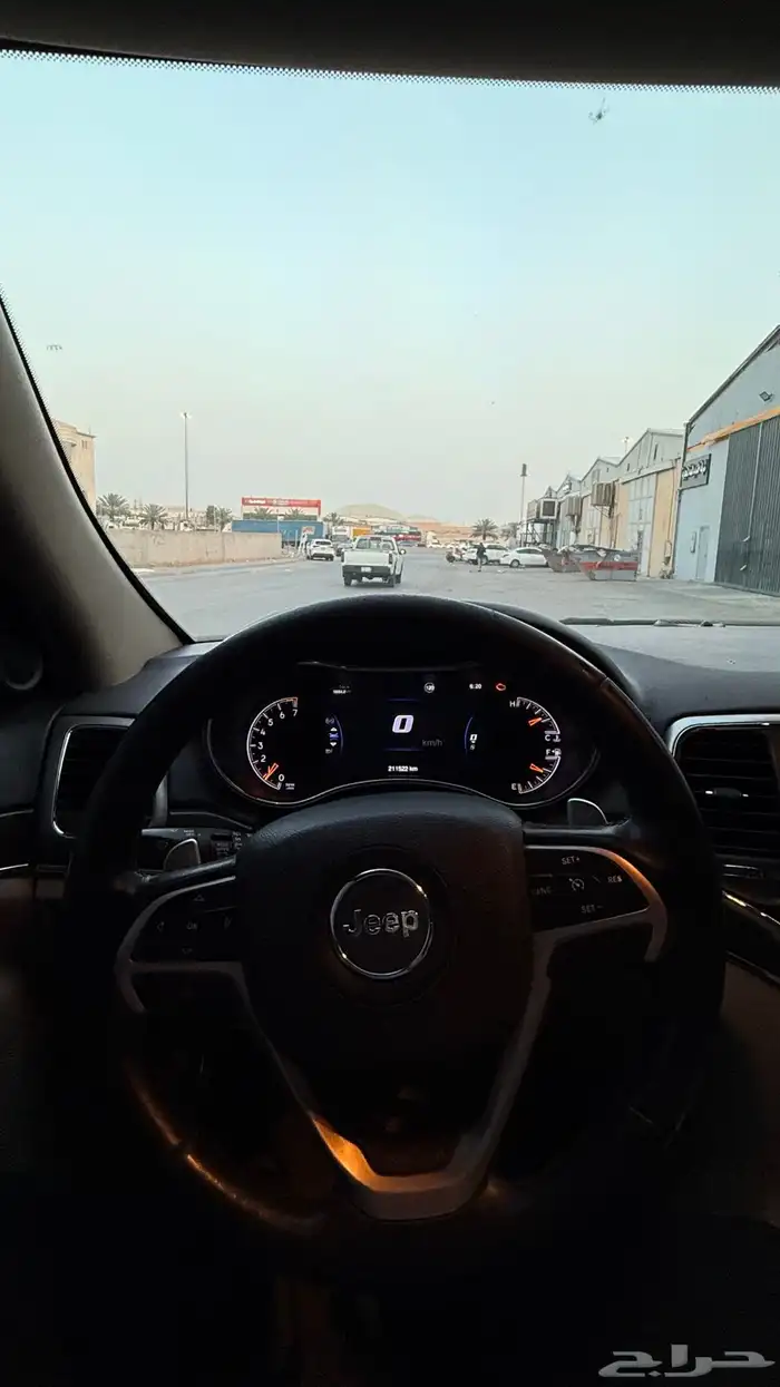 جيب قراند شيروكي ليميتد 2015 ( تم البيع ) 9
