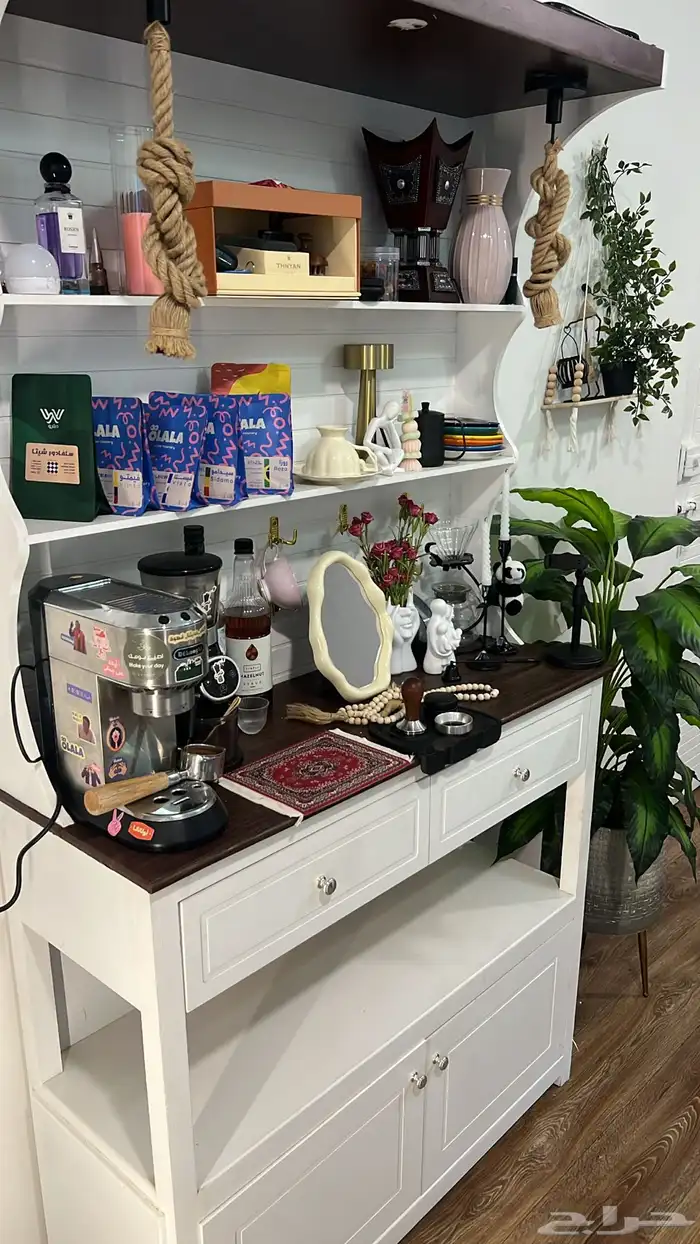 ركن قهوه مع الاله والطاحونة ومستلزماتها 0