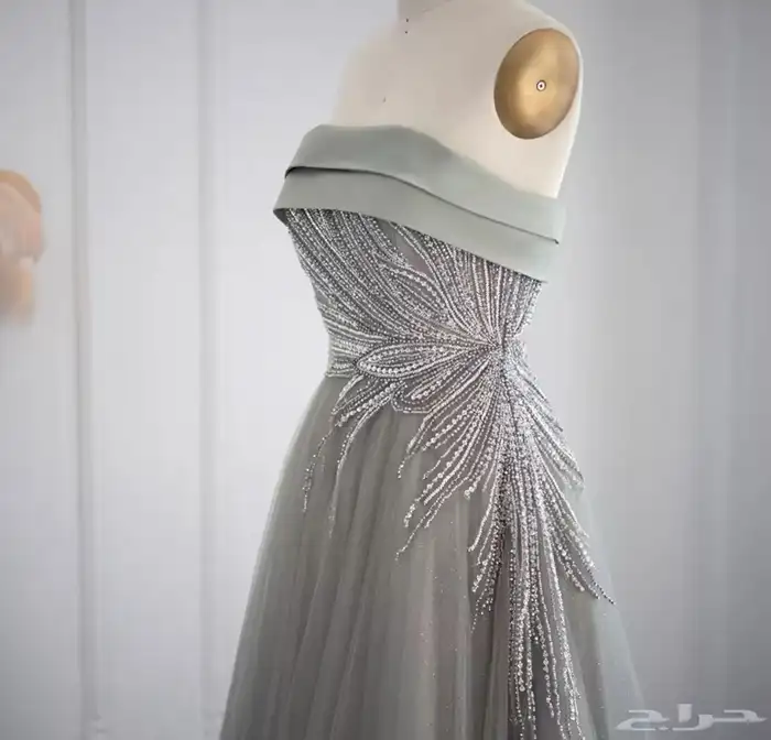 فستان راقي مقاس m  s 4