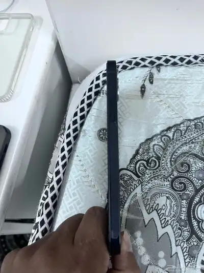 ايفون 12 العادي 3