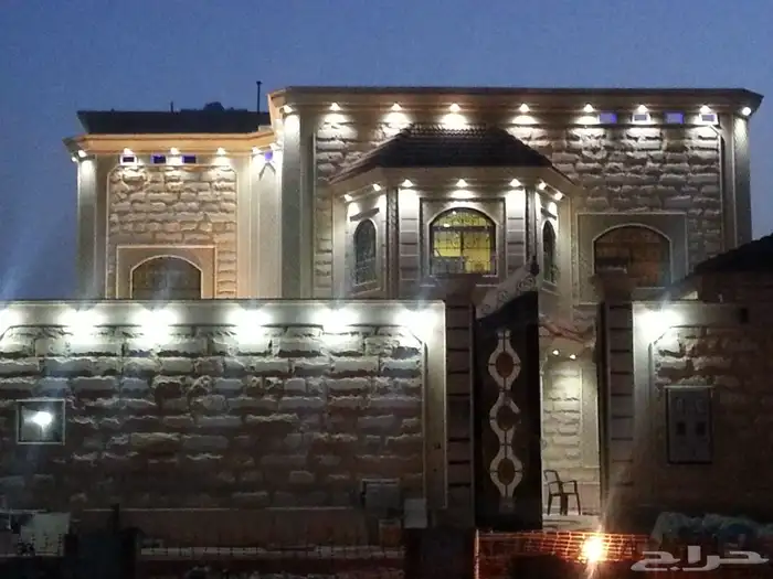 فيلا كبيرة مؤثثة للبيع بحي الشفاء بحائل 1