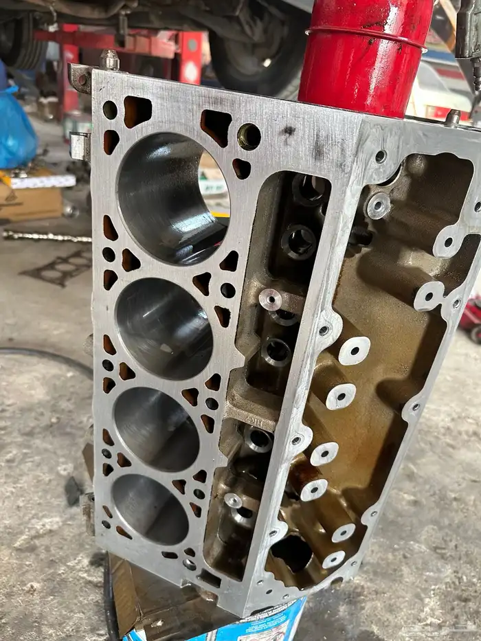 ميكانيكا ورشة صيانة سيارات باحترافية يوجد تابي و تمارا 9