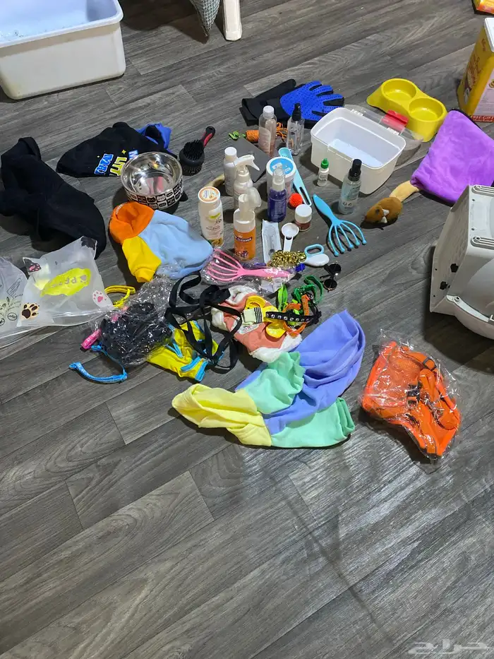 مستلزمات قطط كاملة شبة جديدة مع 2 لتر بكس 5