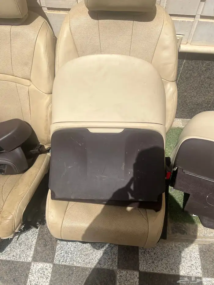 مراتب لكزس LS500 3