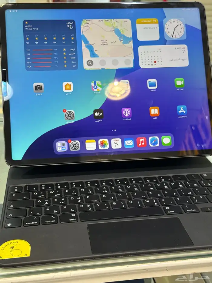 ايباد برو 12.9 مع ماجك كيبورد M1 اخو الجديد 1 تيرا  شريحه 0