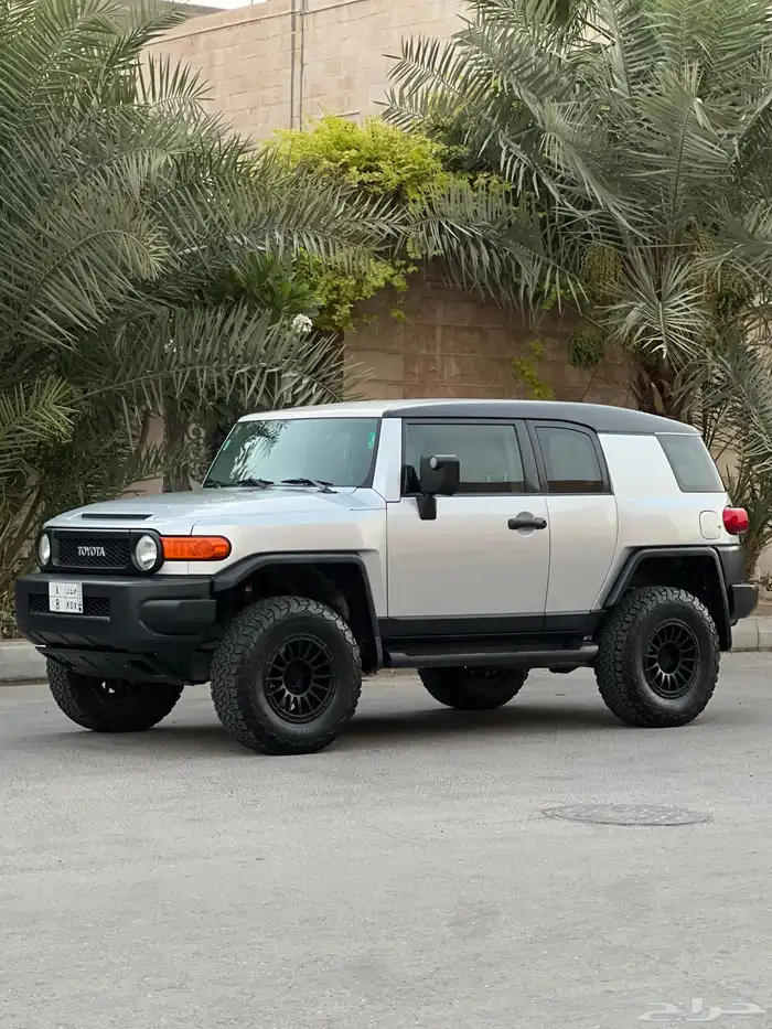 (مباع) اف جي وكالة ممشى قليل 2008 FJ 18