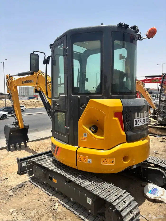 بوكلين صغير مني. 009 12 3