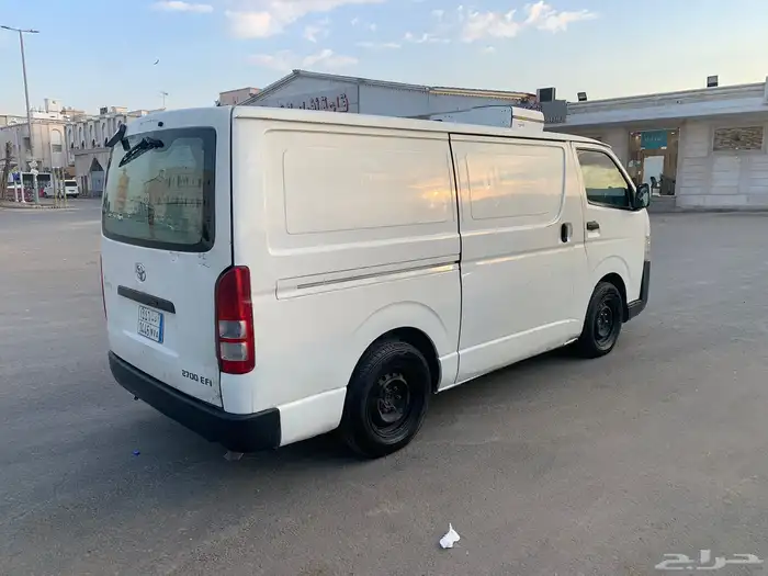 باص ثلاجة تويوتا نظيف 2015 1