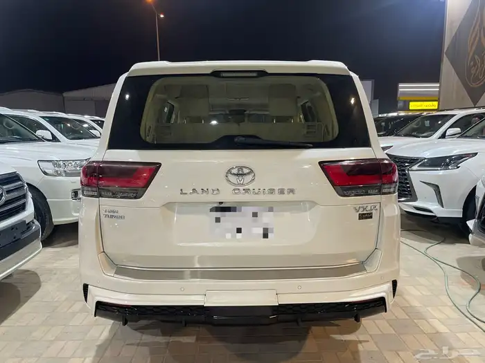 لاندكروزر VXR سعودي رقم 1 2022 3