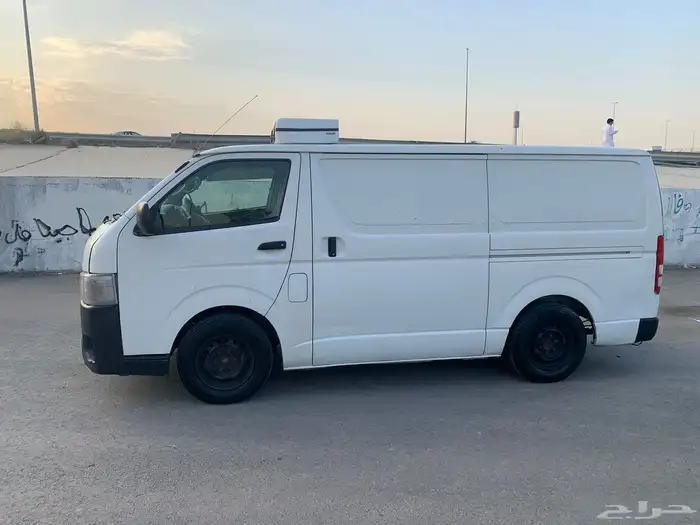 باص ثلاجة تويوتا نظيف 2015 0