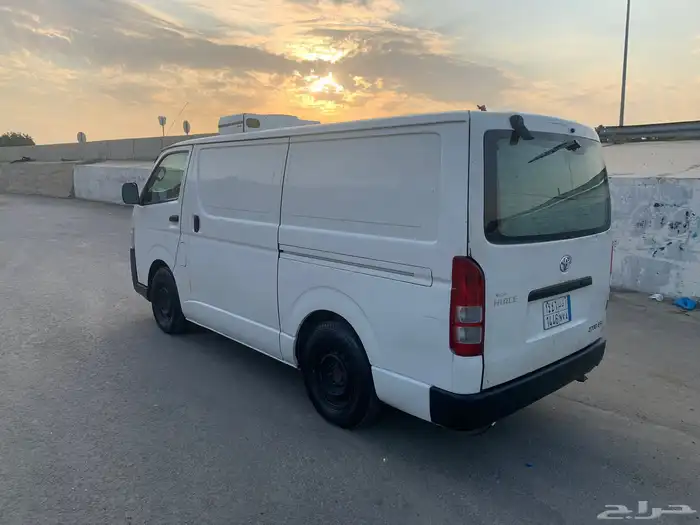 باص ثلاجة تويوتا نظيف 2015 8